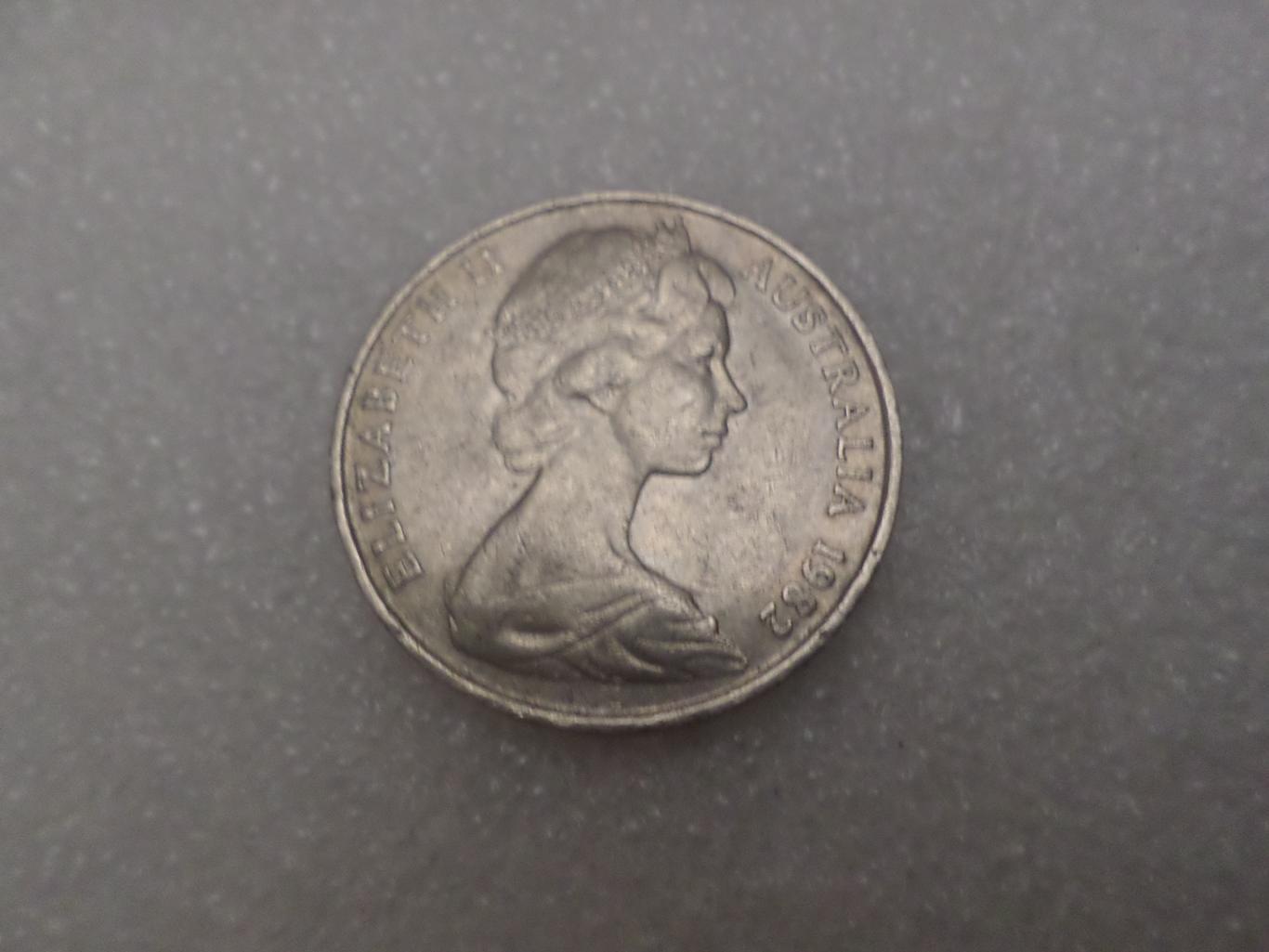 Монета 20 центов Австралия 1982 г