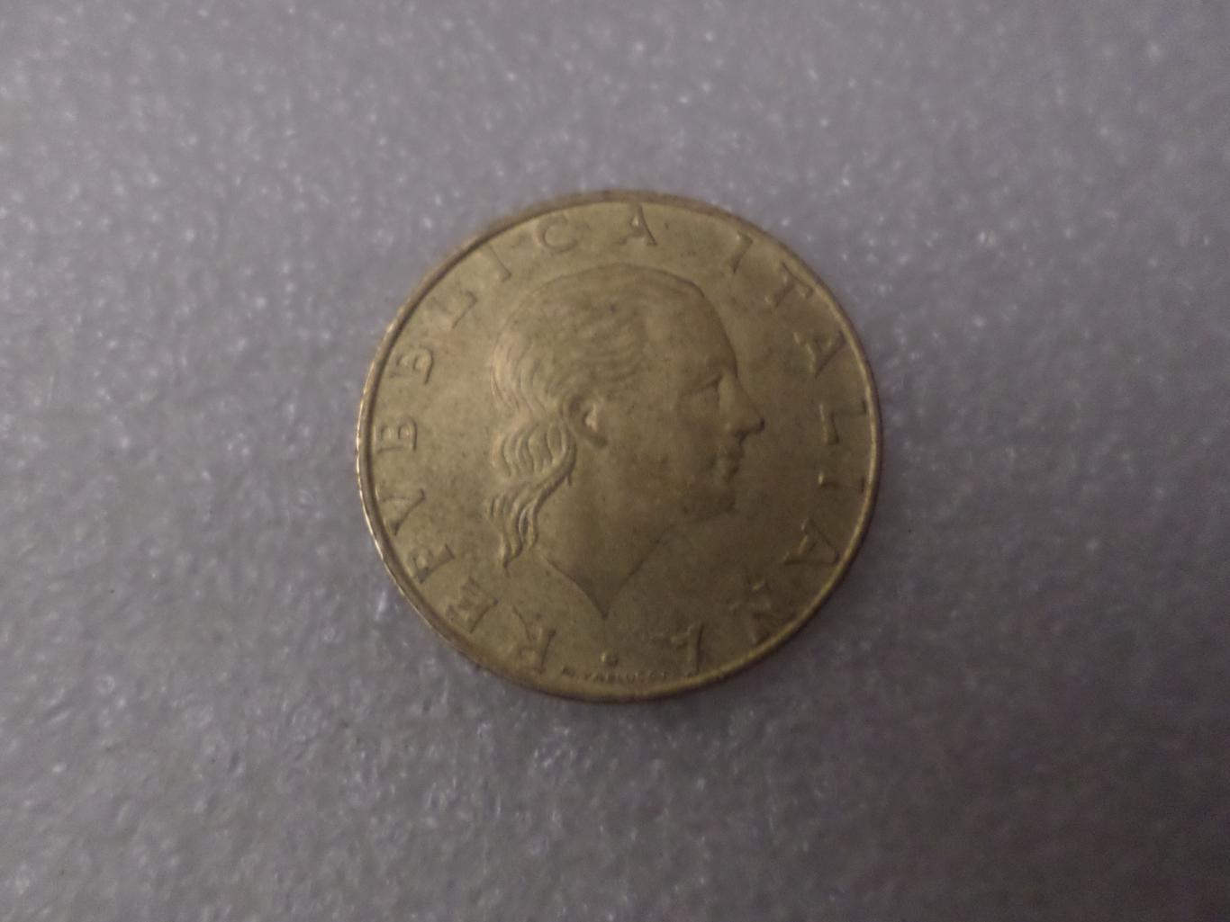 Монета 200 лир Италия 1994 г карабинеры