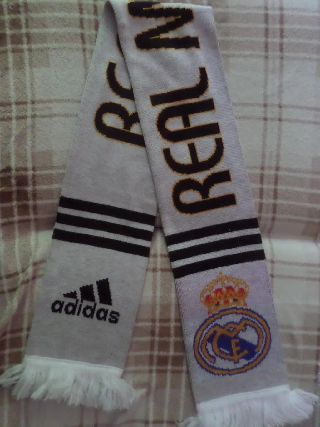 Шарф ФК Реал Мадрид Испания Дэвид Бекхэм номер 23