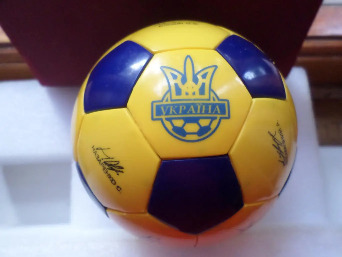 мячик сувенирный сборная Украины с подписями игроков