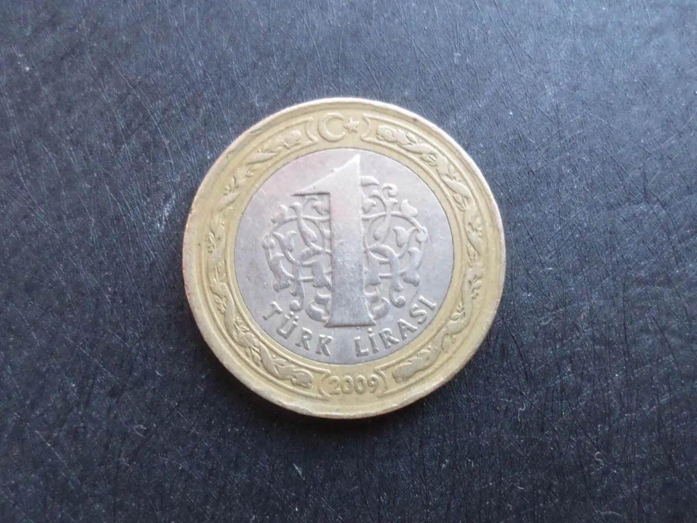 Монета 1 лира Турция 2009 г