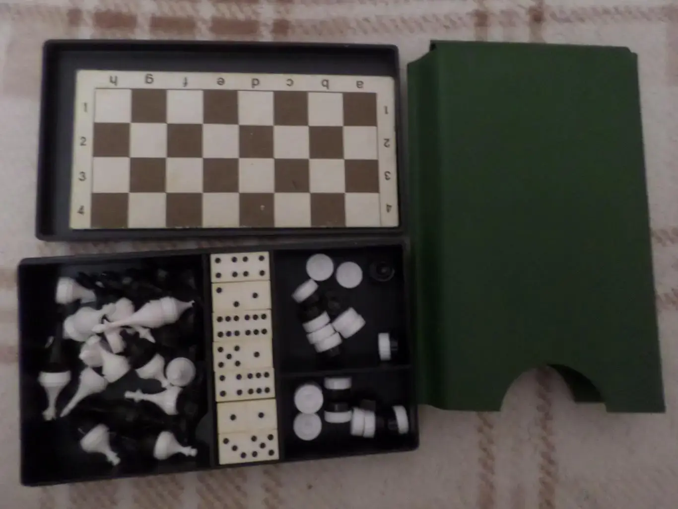 набор Дорожный Шахматы, шашки, домино на магнитах