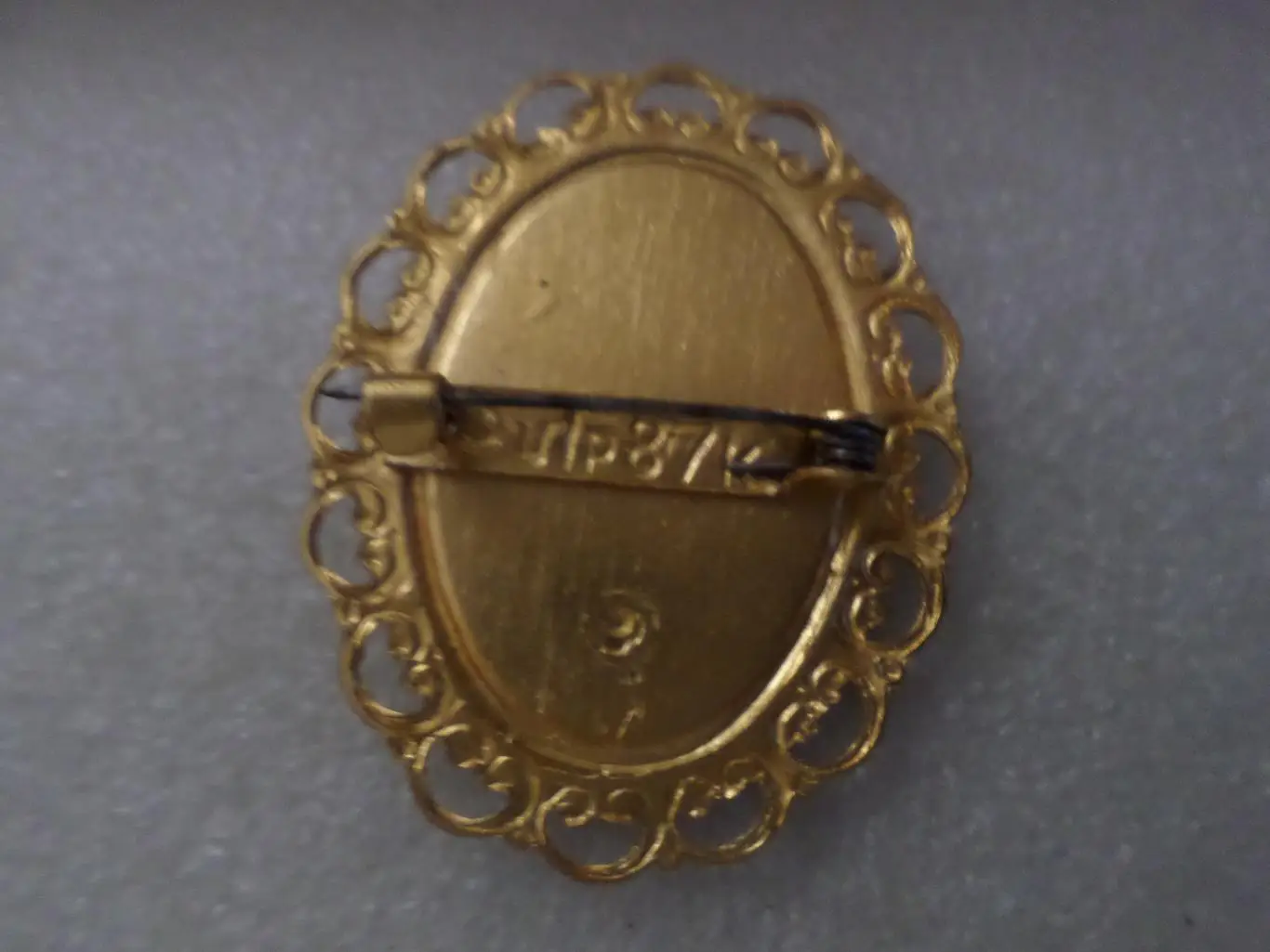 Значок брошь Цыганка 1