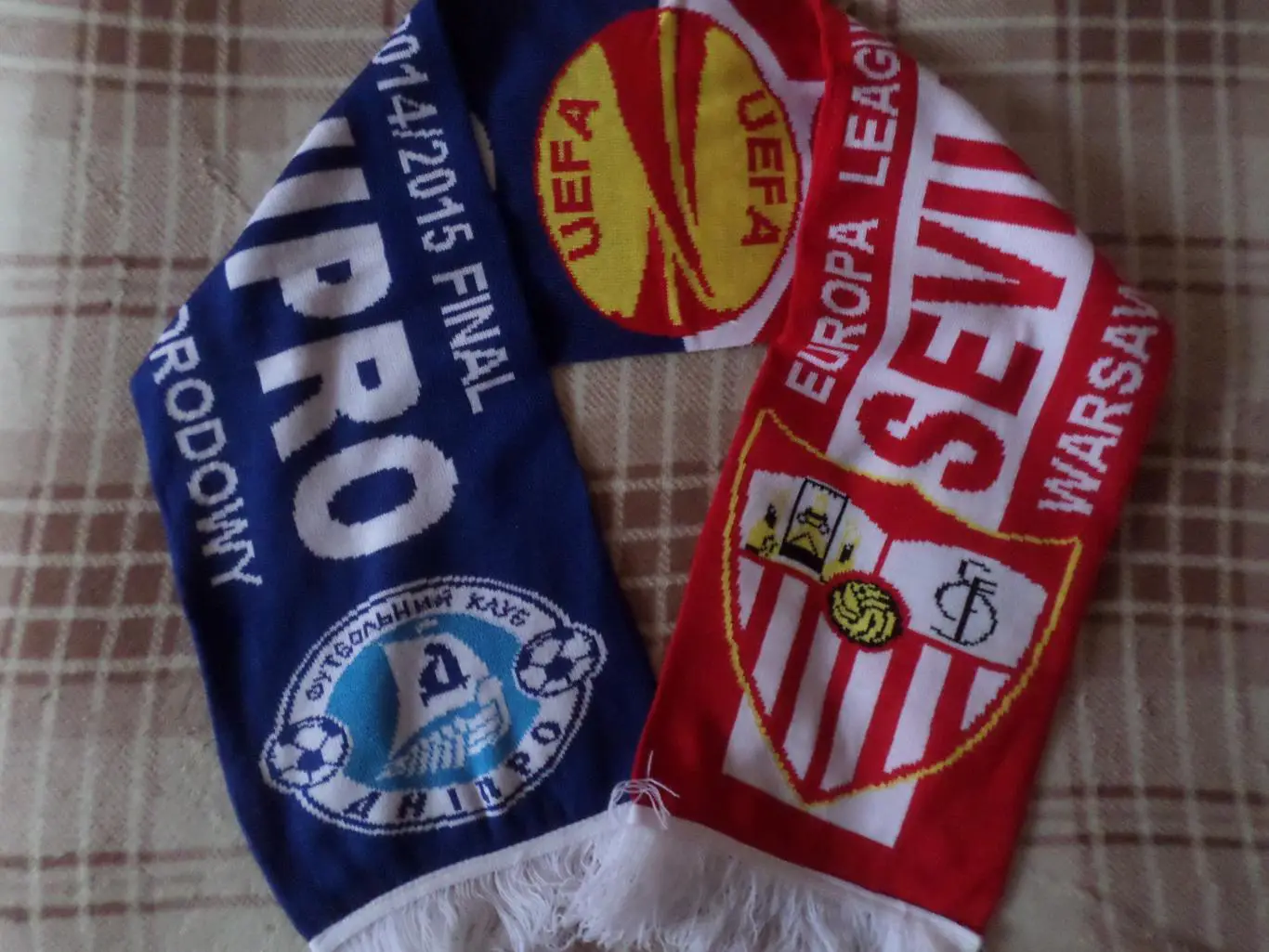 шарф к матчу Днепр Днепропетровск - Севилья Испания 2015 г финал Лига Европы