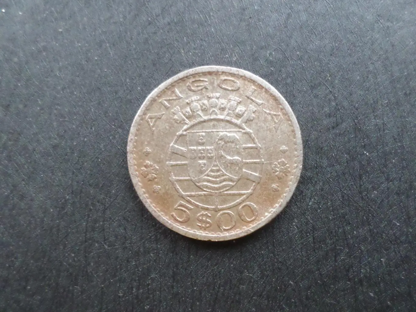 Монета 5 эскудо Ангола 1972 г