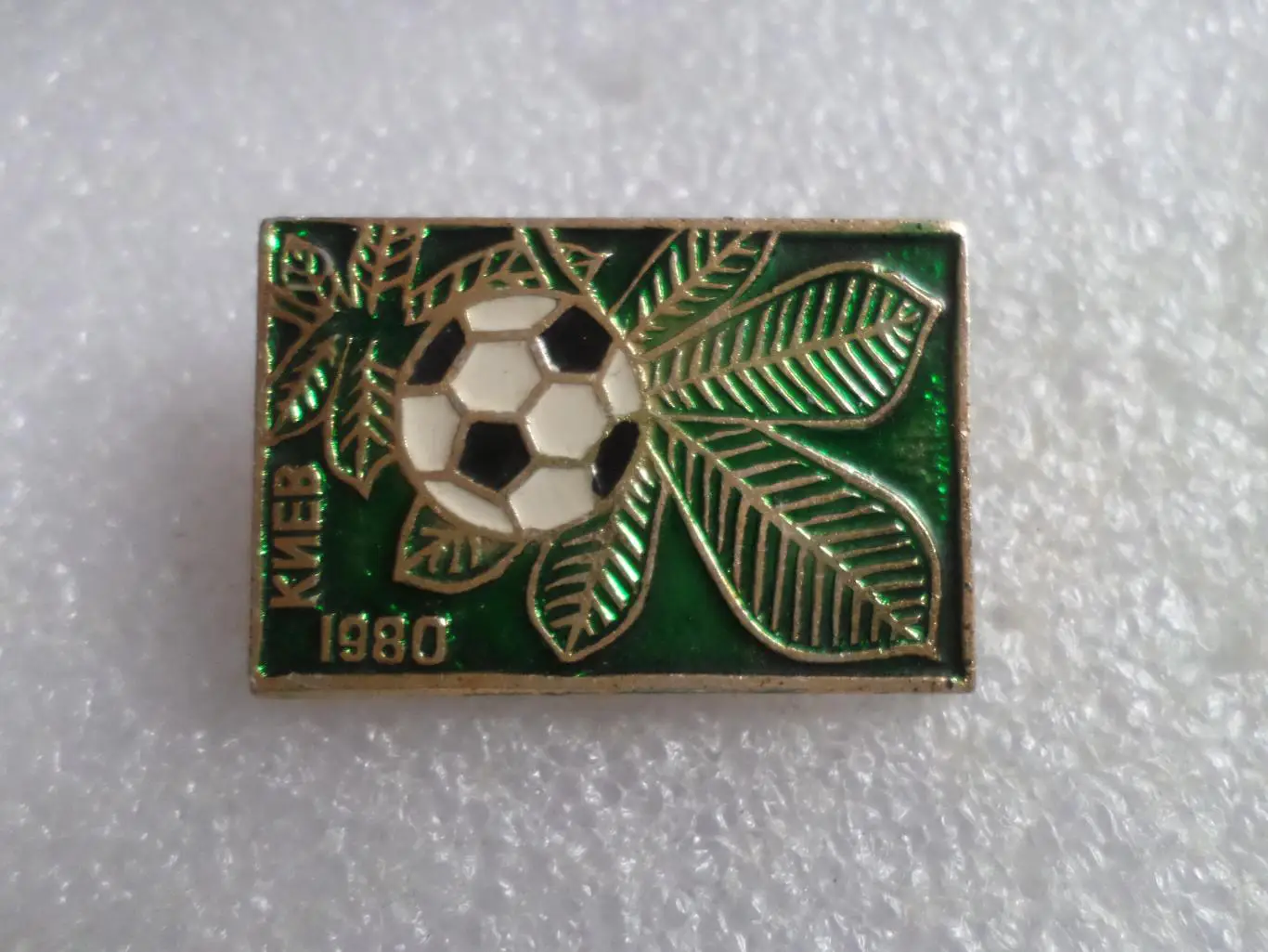 Значок футбол Олимпиада-80 г. Киев 1980 г каштан