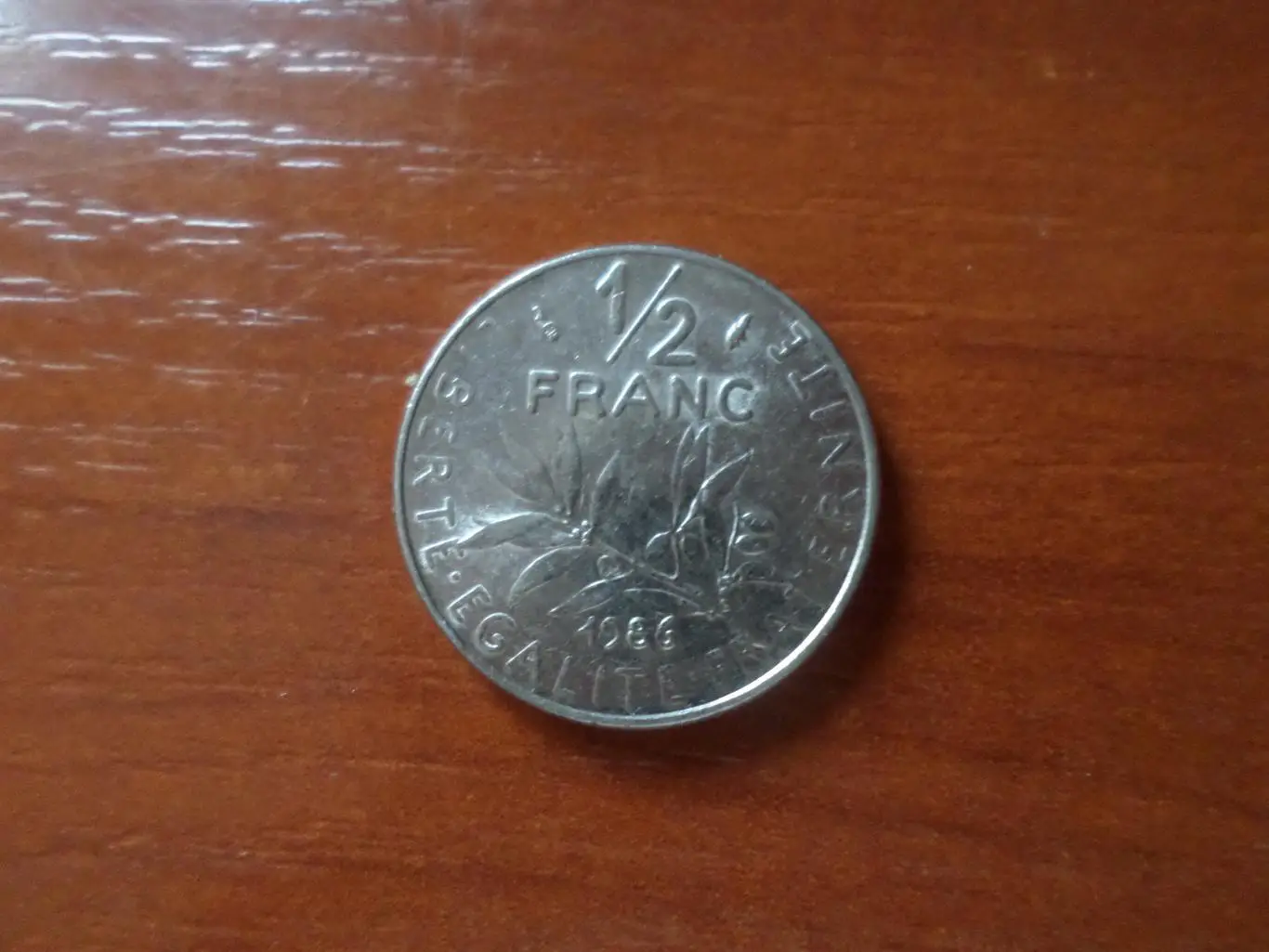 Монеты 1\2 франка Франция 1986 г