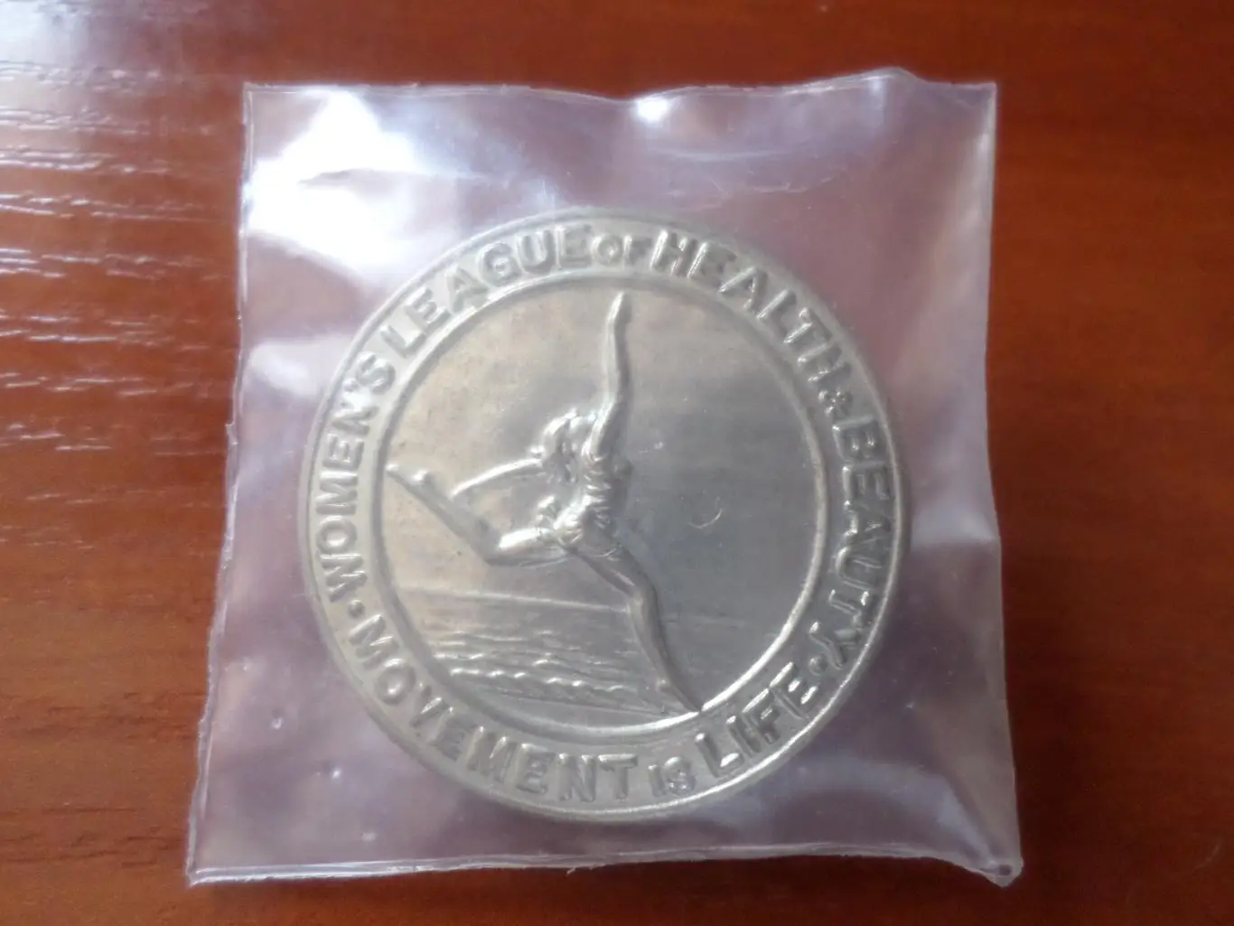 Значок Женская лига здоровья и красоты