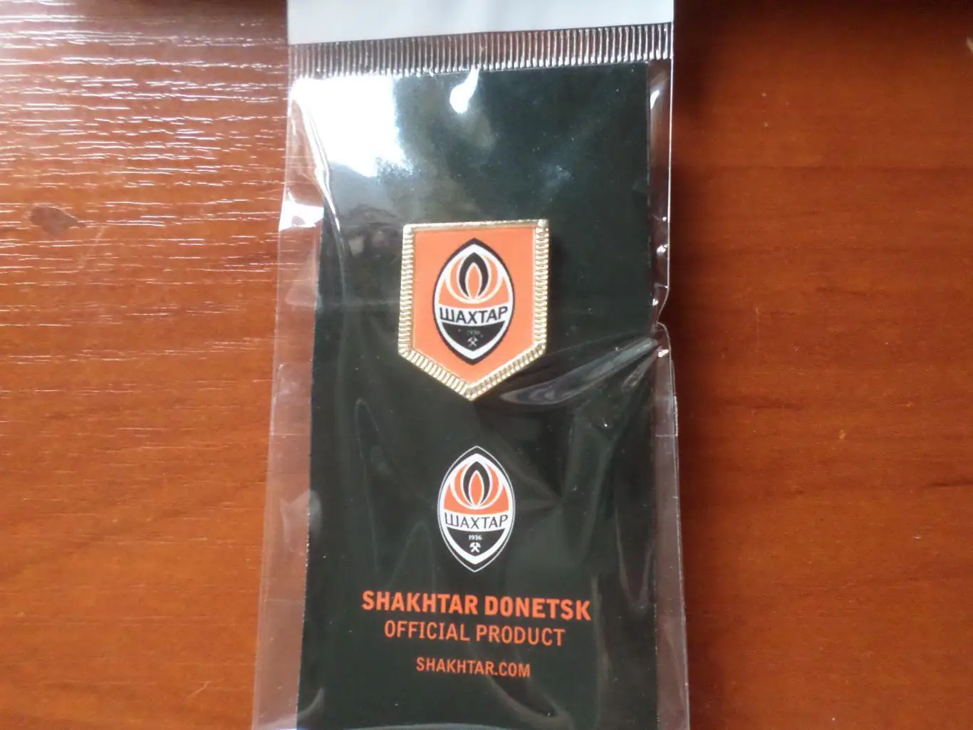 Значок футбол ФК Шахтер Донецк.