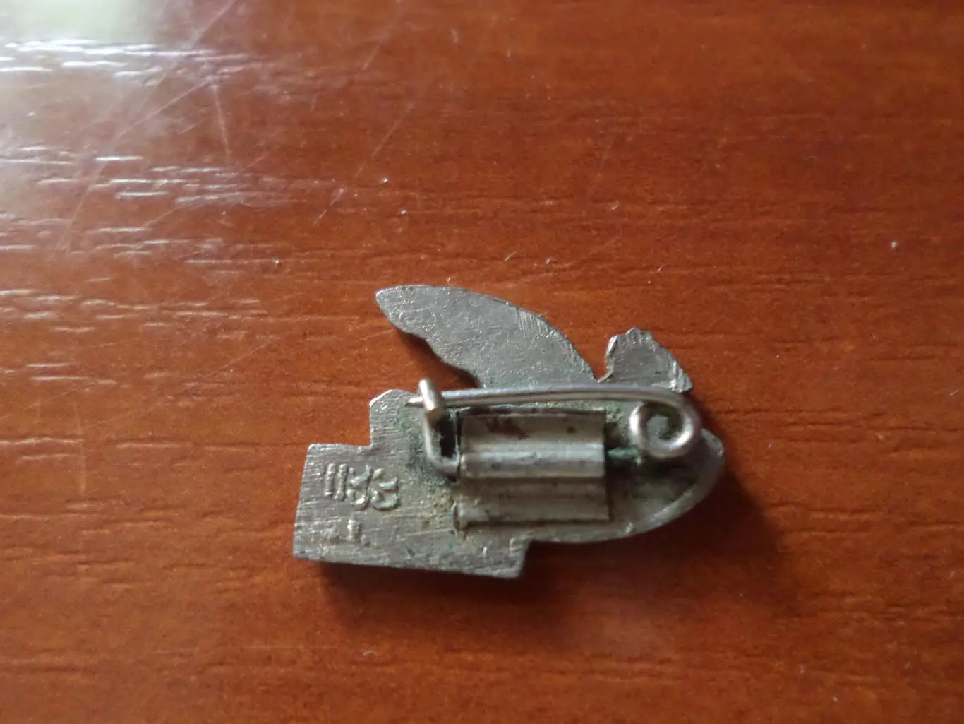 Значок Голубь мира тяж. мет эмаль 1