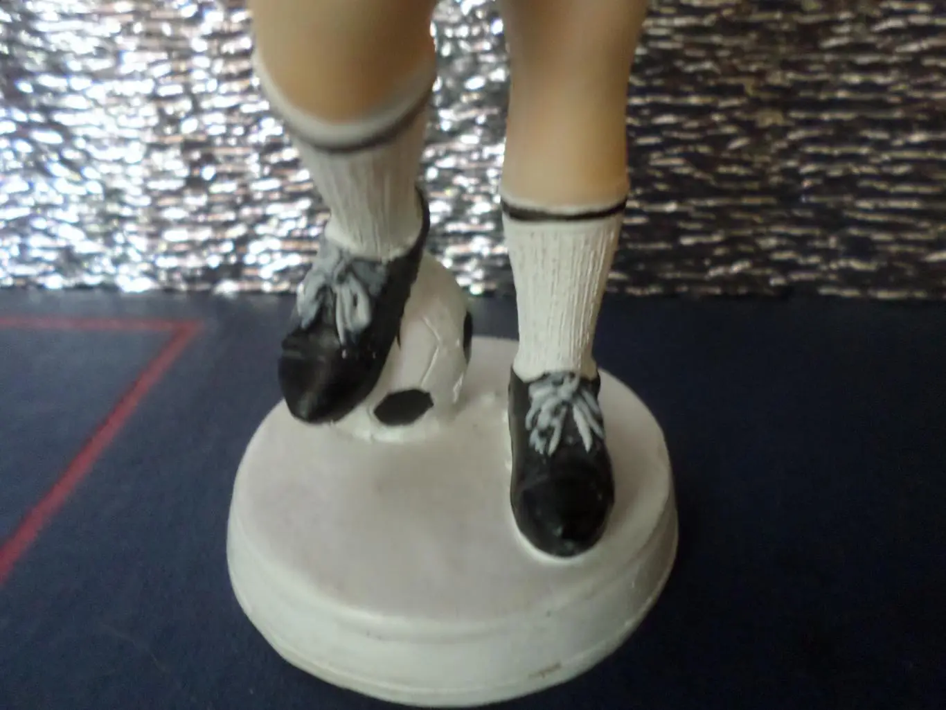 статуэтка Футболист в пиджаке 1