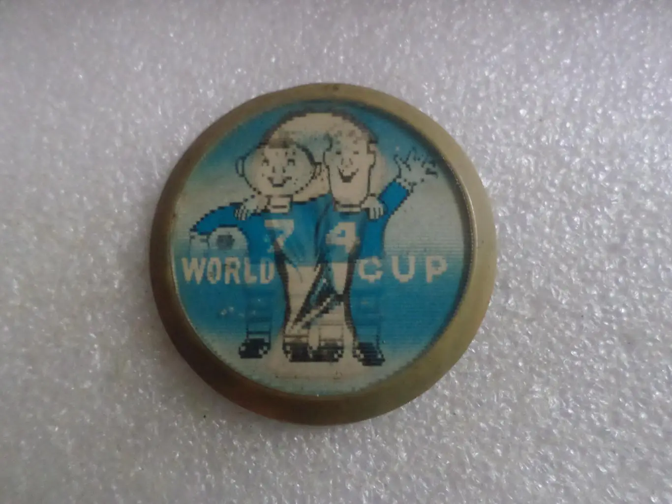 Значок футбол Чемпионат мира 1974 г переливной