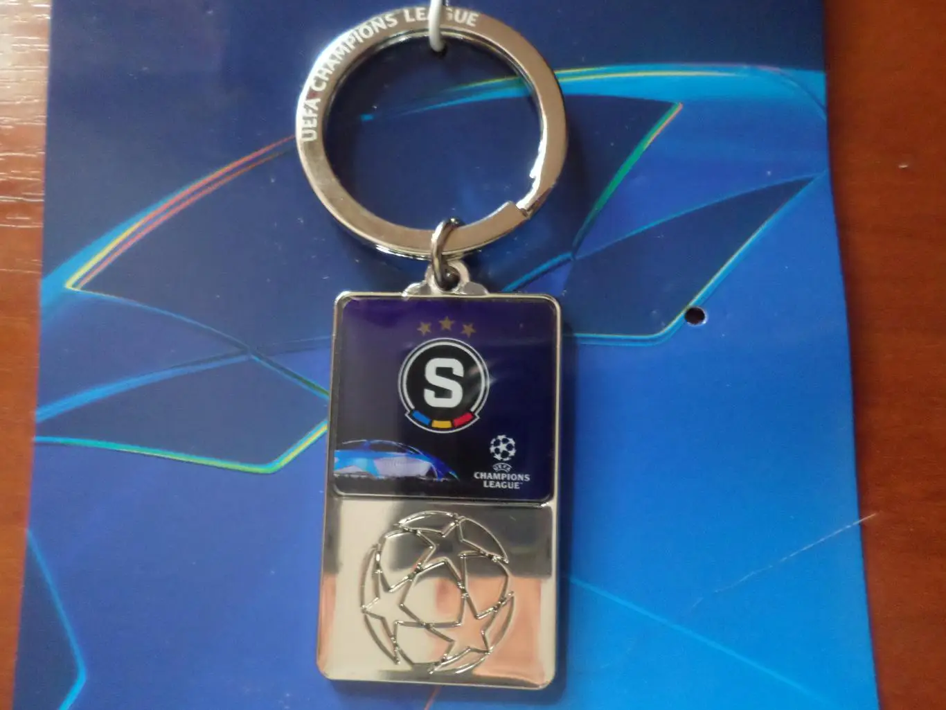 Брелок Футбол ФК Спарта Прага Чехия Лига чемпионов оф