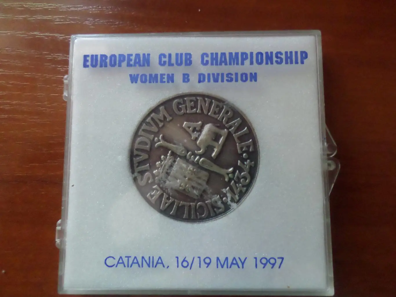 настольная медаль 50 лет Университетский спортивный центр Катании Италия