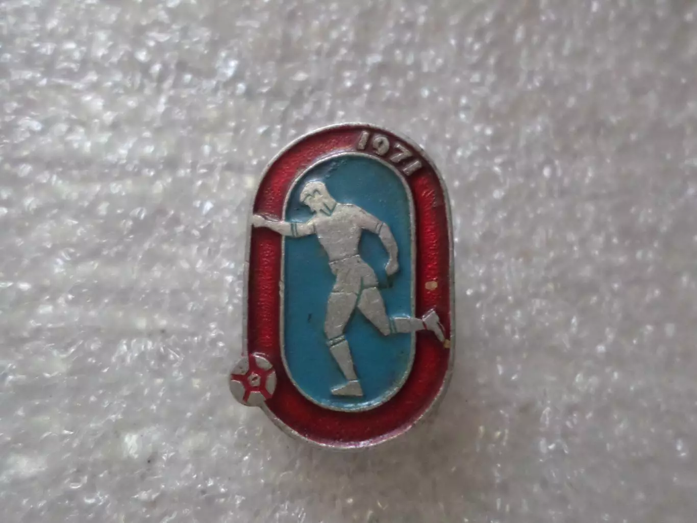 Значок футбол 1971 г кр\син