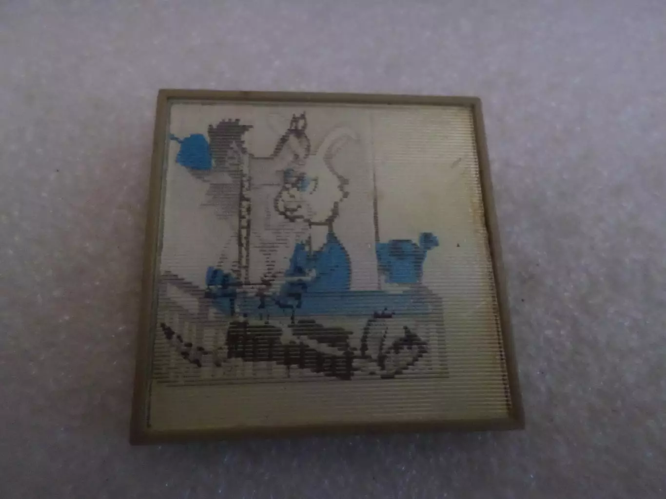 Значок детский мультфильм Ну погоди Волк на канате переливной