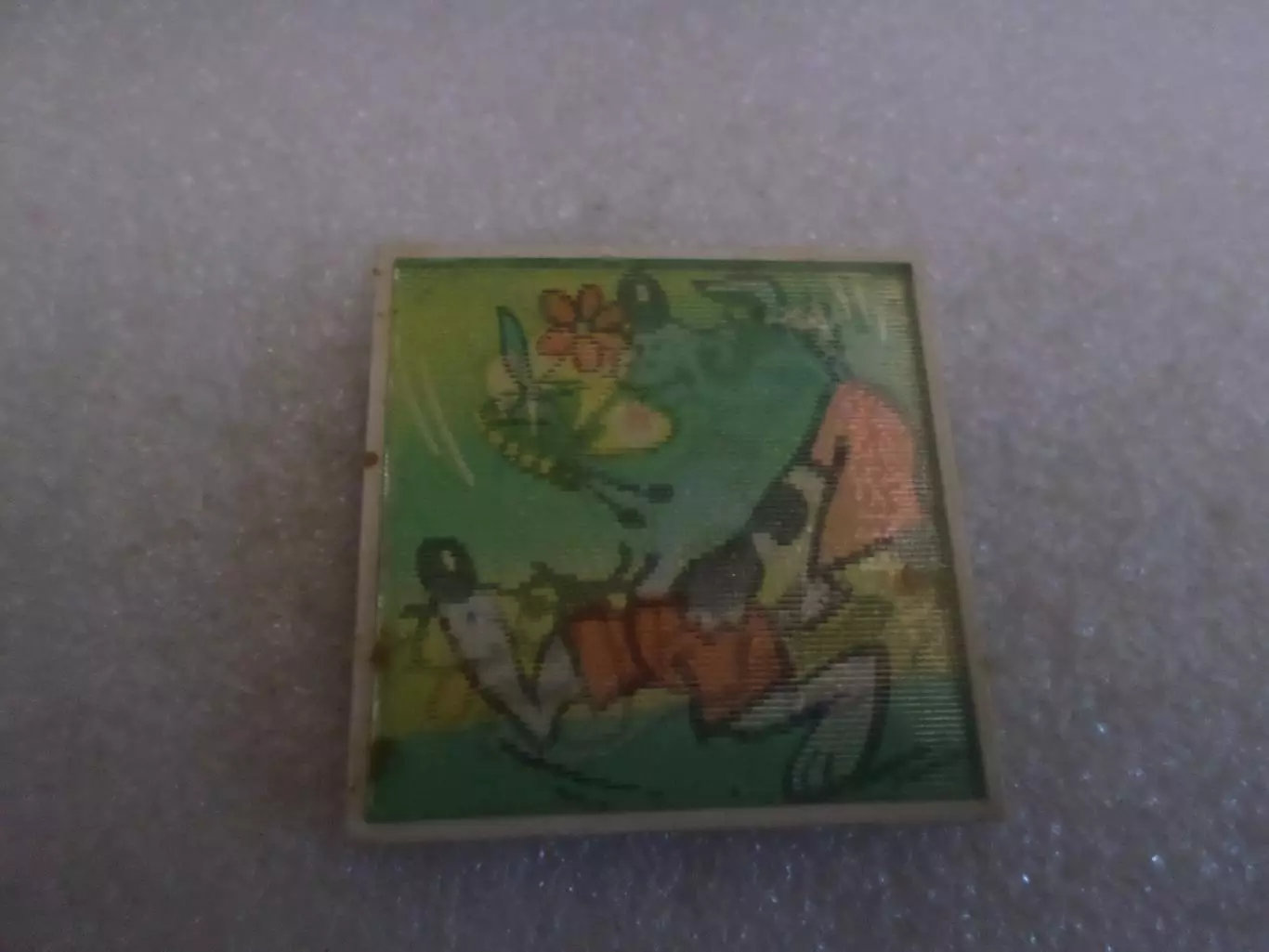 Значок детский Пес и пчела переливной