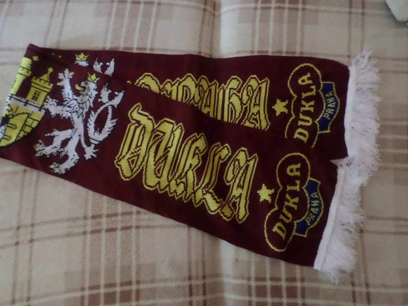 Шарф ФК Дукла Прага Чехия