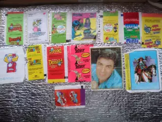 вкладыши в жевательную резинку разные.