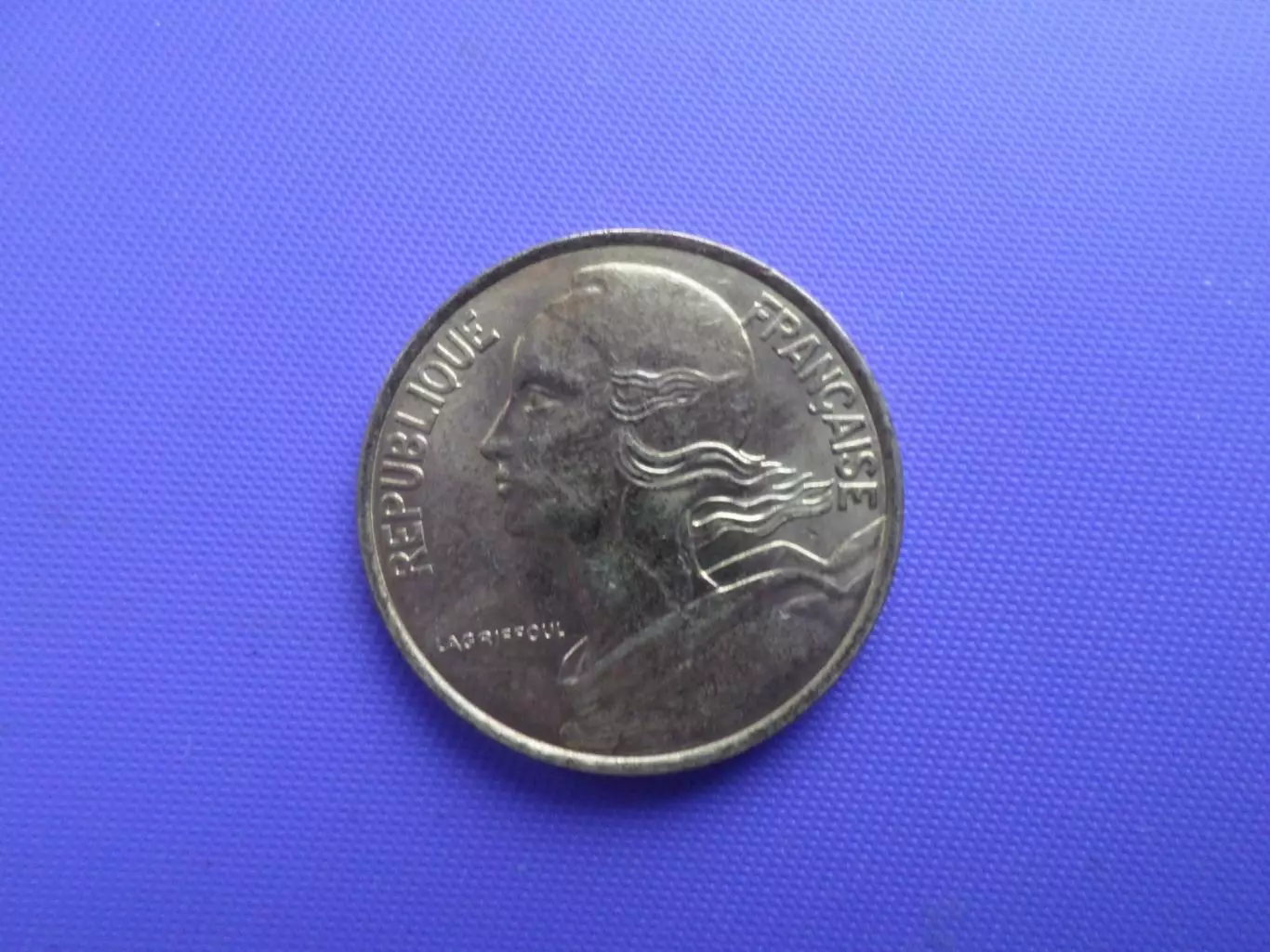 Монета 10 сантимов Франция 1997 г 1