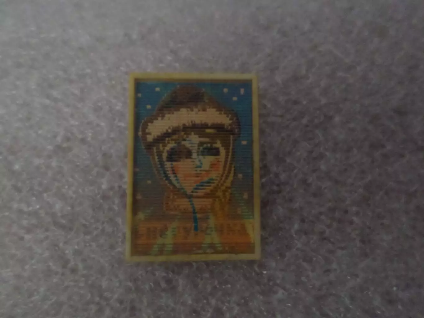 значок детский Снегурочка переливной