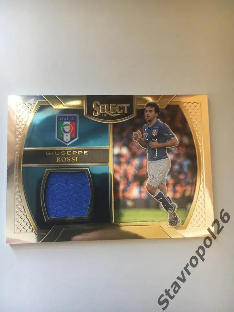 Футбол. Карточка игрока сборной Италии Джузеппе Росси с кусочком формы