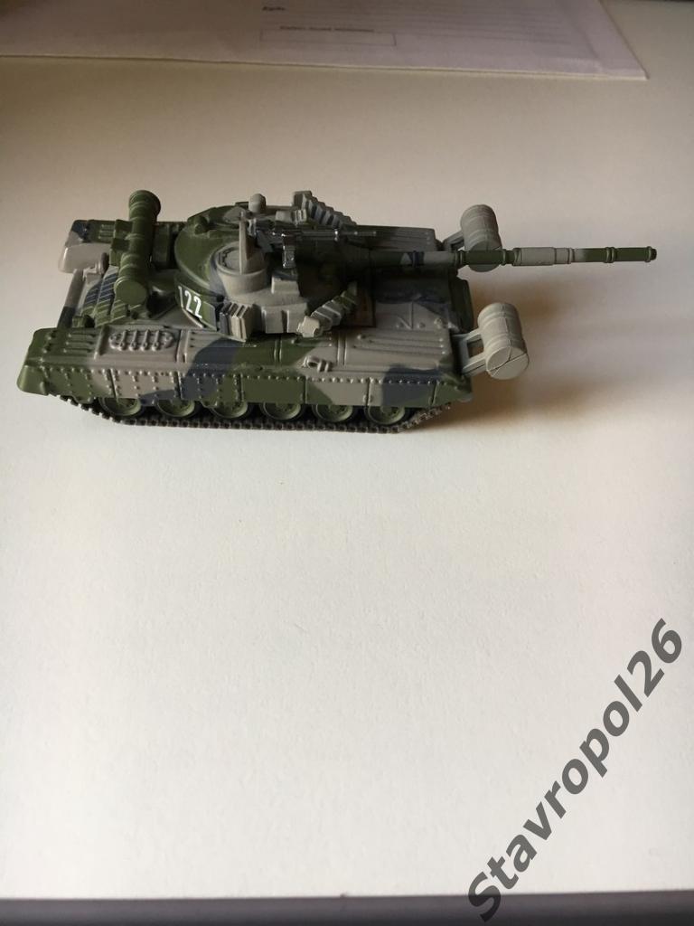 Модель советского танка Т-80 1