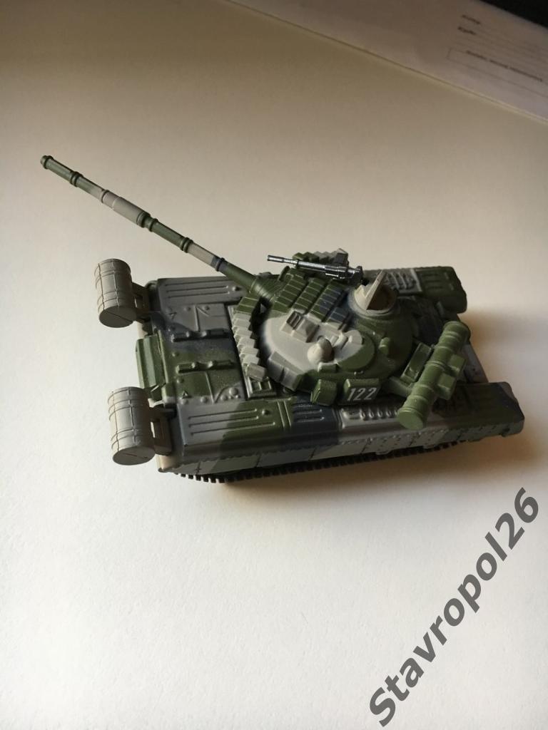 Модель советского танка Т-80 3