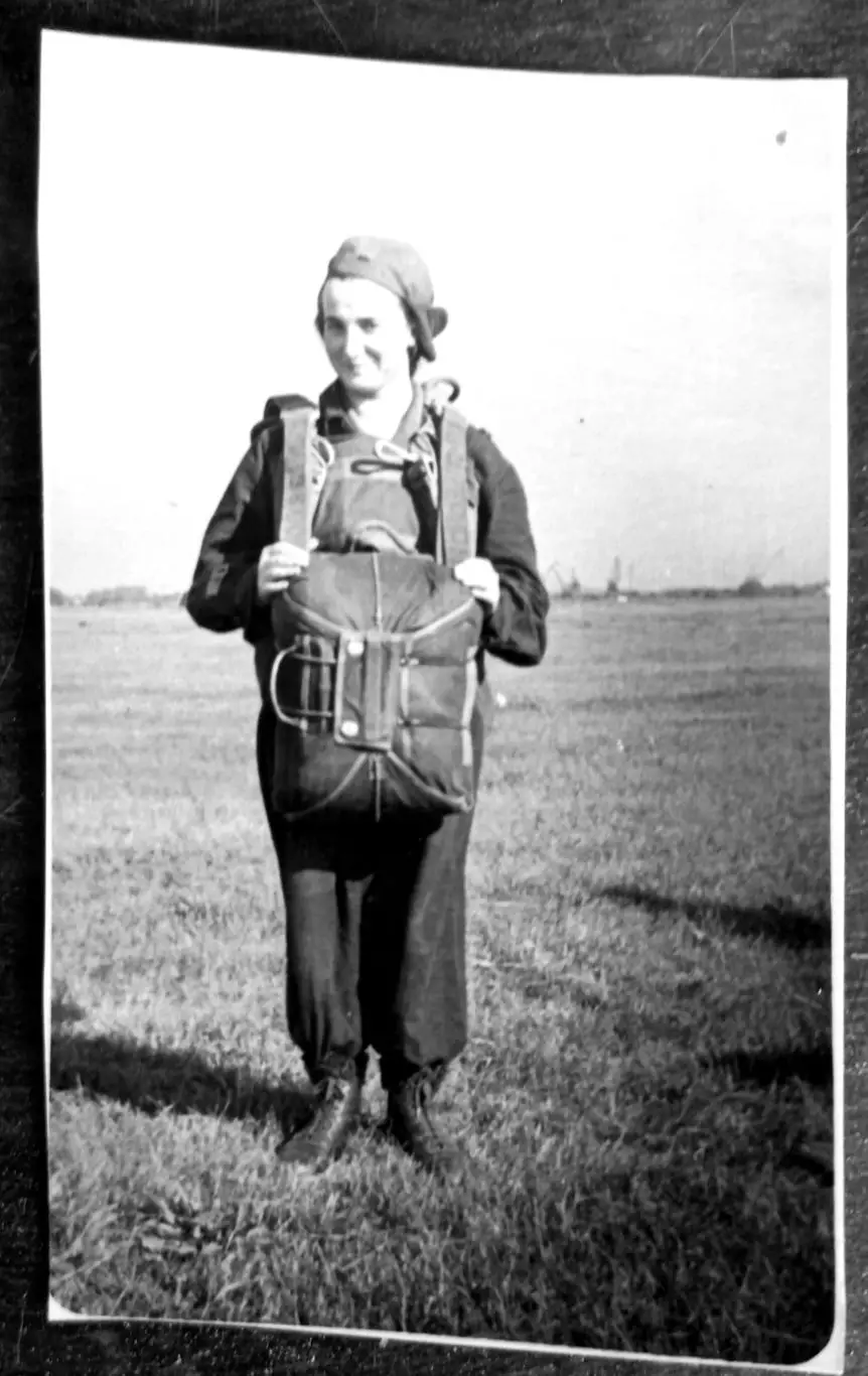 Парашютисты 9