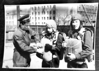 Парашютисты 12