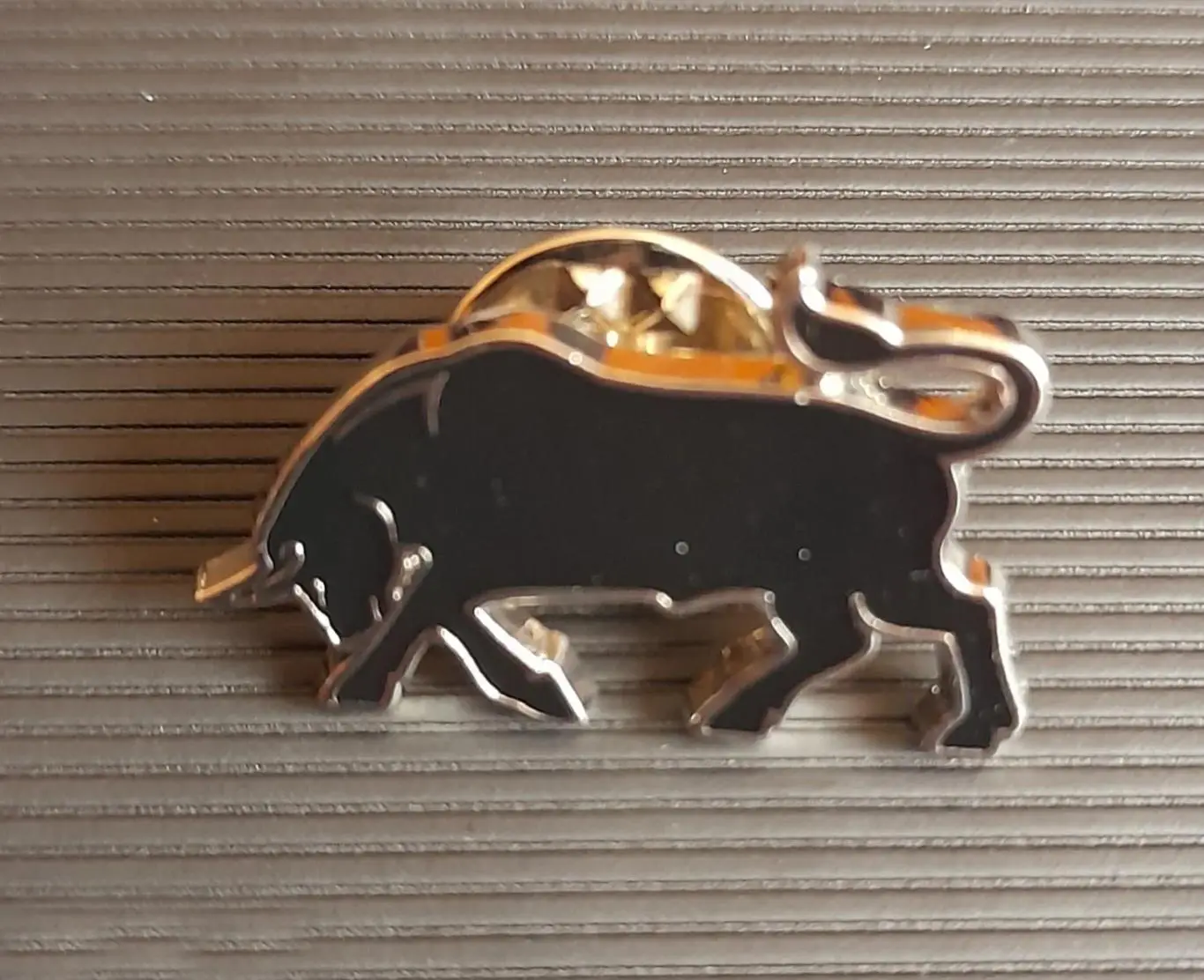 Знак фк Краснодар бык цанга черный футбол