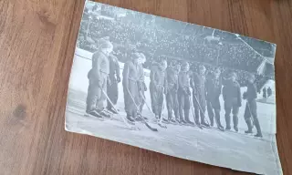 Фото Хоккей с мячом Динамо Москва перед матчем со СКА Свердловск 1960