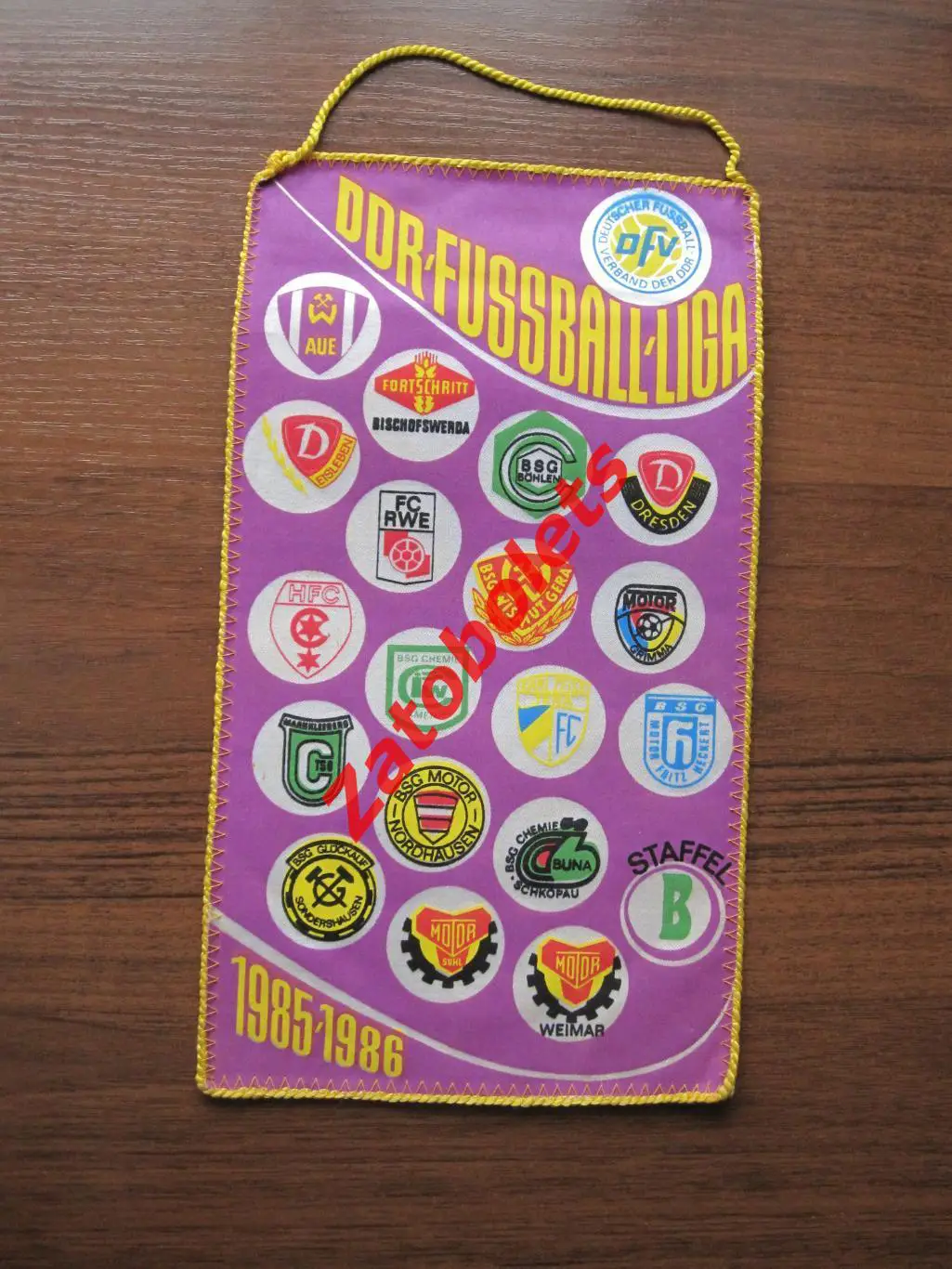 Вымпел Футбол Оберлига ГДР 1985-1986 Динамо Дрезден Берлин Висмут Лейпциг Унион