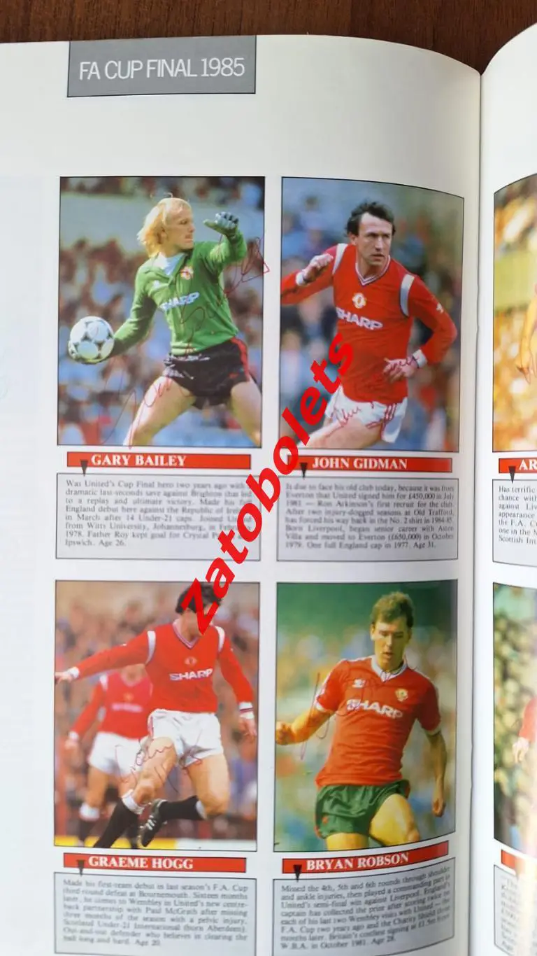 Автографы Эвертон - Манчестер Юнайтед 1985 Робсон Хьюз Страчан Стэплтон Стивенс 4