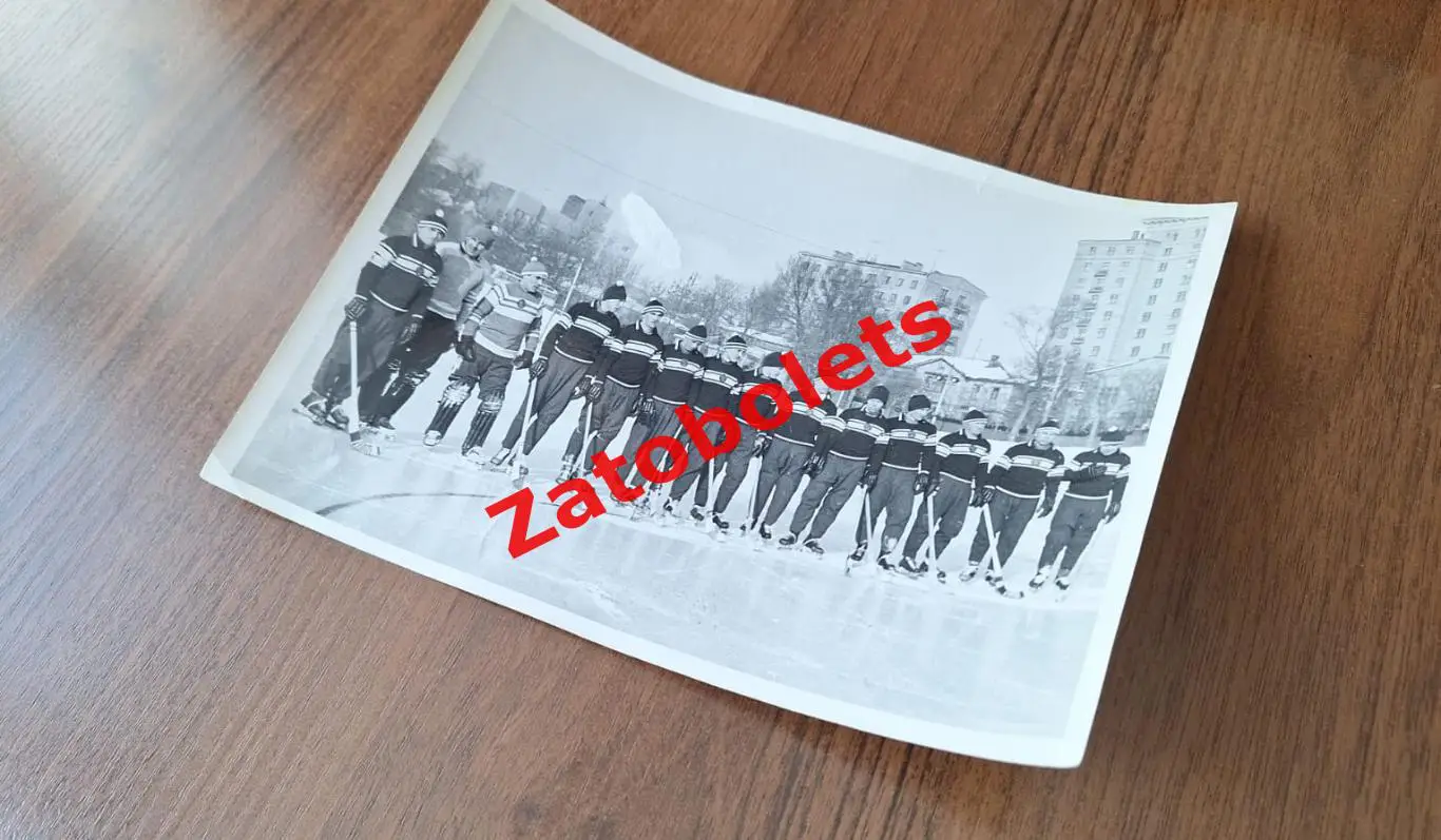 Фото Хоккей с мячом Сборная СССР 1963 Дураков Измоденов Атаманычев