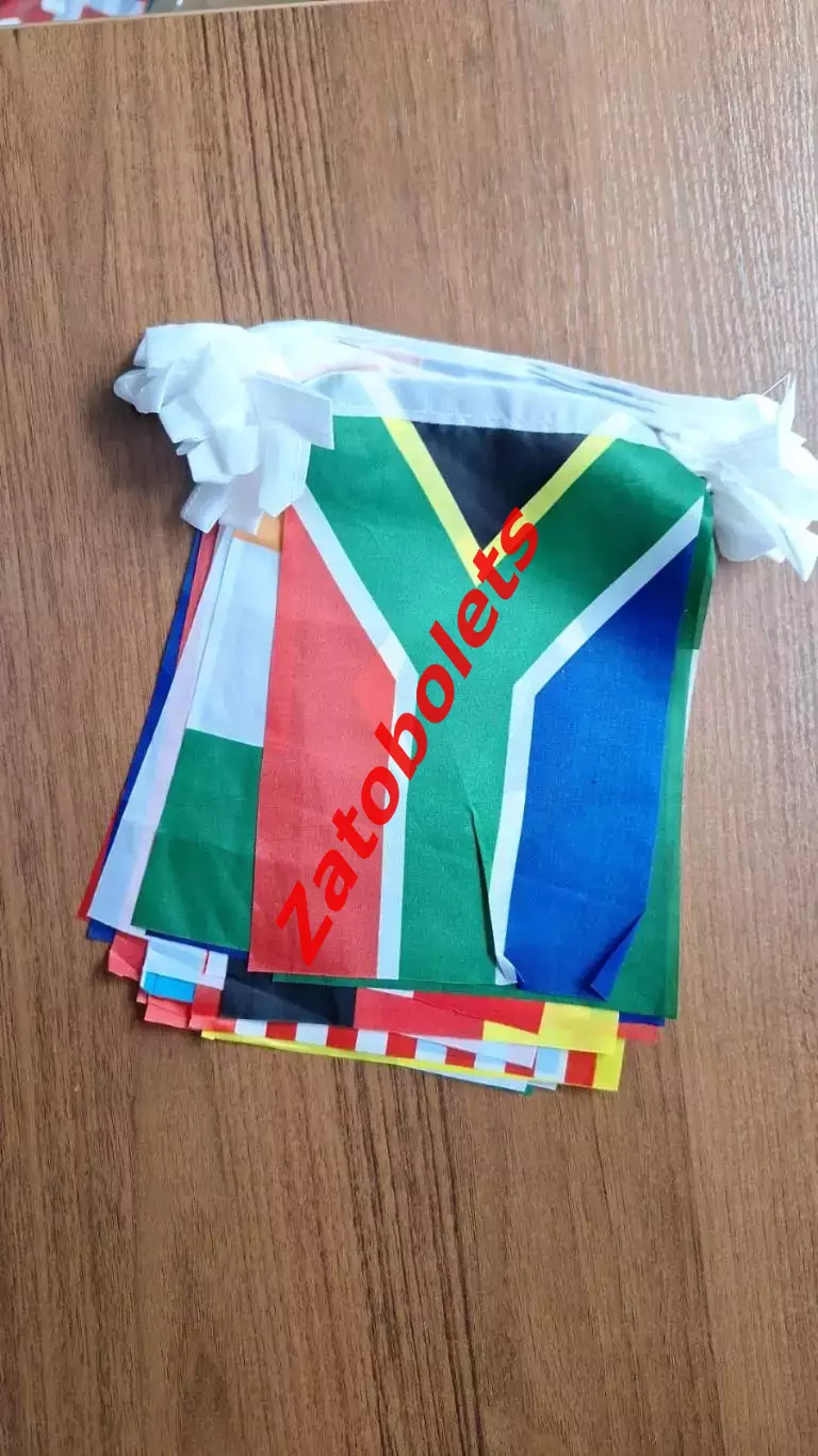 Футбол Чемпионат Мира 2010 ЮАР Набор флагов стран-участниц Гирлянда флажки