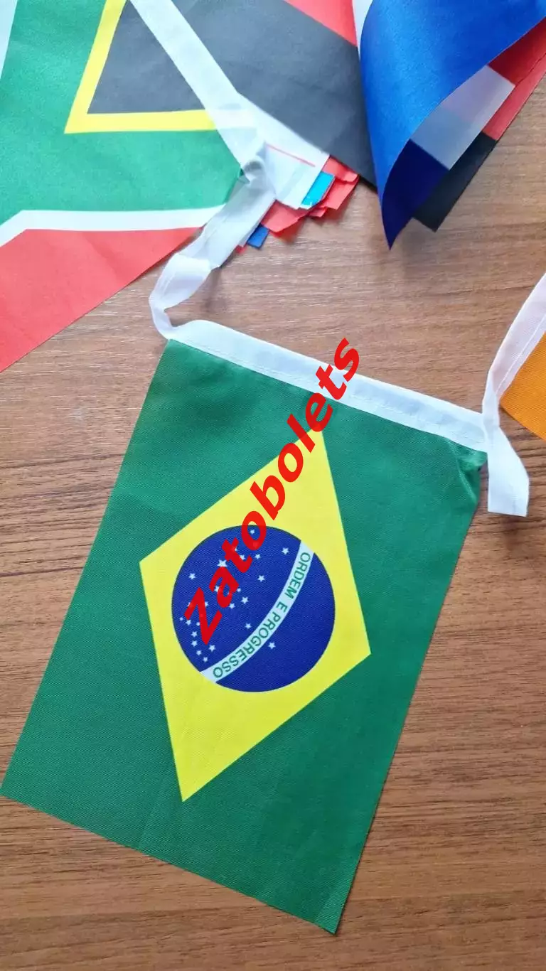 Футбол Чемпионат Мира 2010 ЮАР Набор флагов стран-участниц Гирлянда флажки 1