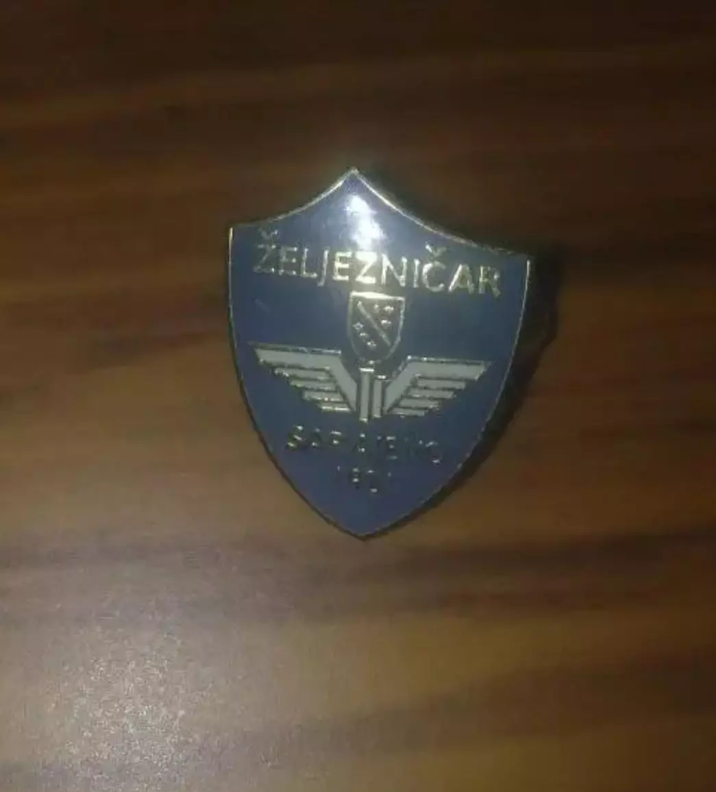 Знак футбол. Железничар Сараево Босния (заколка)