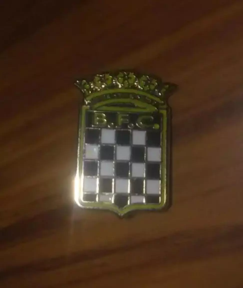 Знак футбол. Боавишта Португалия (заколка)