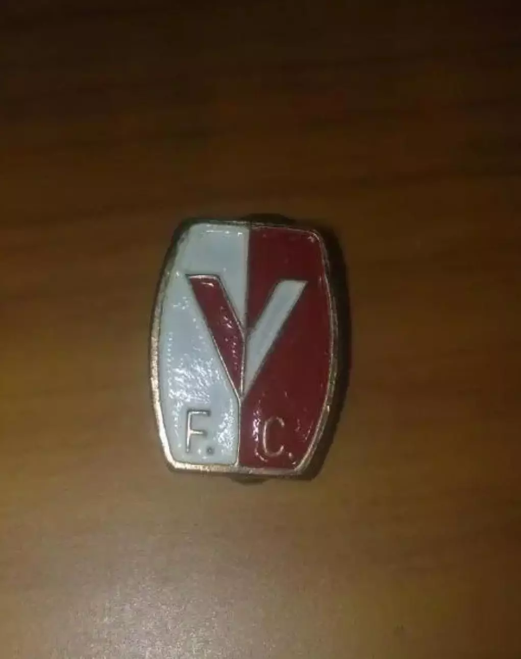 Знак футбол. Варезе Италия (заколка-зажим)