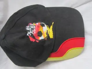 Оле, оле! Бейсболка футбольного болельщика.