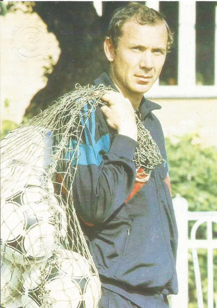 Открытка из комплекта Звёзды московского Спартака. Олег Романцев