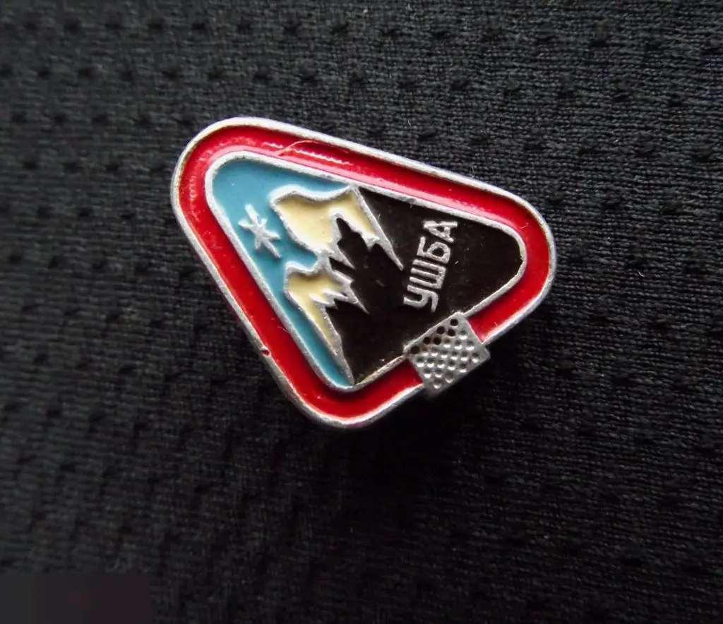 ЗНАЧОК СССР ТУРИЗМ КБАССР Кабардино-Балкарская АССР КАВКАЗ КАБАРДИНО-БАЛКАРИЯ КБР УШБА АЛЬПИНИЗМ 2