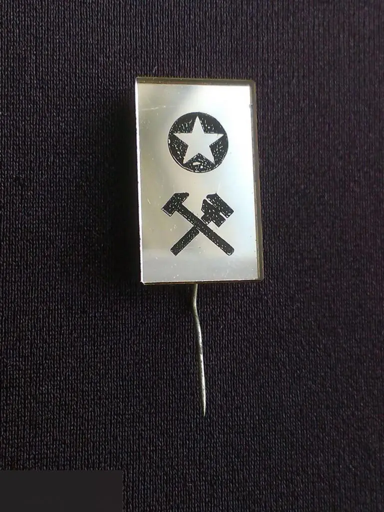 М ЗНАЧОК ЭМБЛЕМА ЗНАК ЖД Ж/Д ЖЕЛЕЗНОДОРОЖНИКИ ЖЕЛЕЗНОДОРОЖНАЯ СЛУЖБА СССР МАШИНИСТ СТЕКЛЯННЫЙ СТЕКЛО