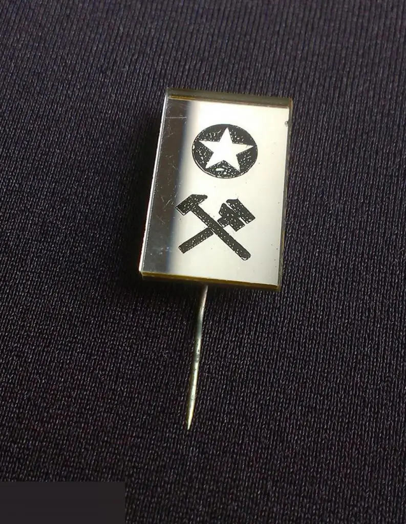 М ЗНАЧОК ЭМБЛЕМА ЗНАК ЖД Ж/Д ЖЕЛЕЗНОДОРОЖНИКИ ЖЕЛЕЗНОДОРОЖНАЯ СЛУЖБА СССР МАШИНИСТ СТЕКЛЯННЫЙ СТЕКЛО 2