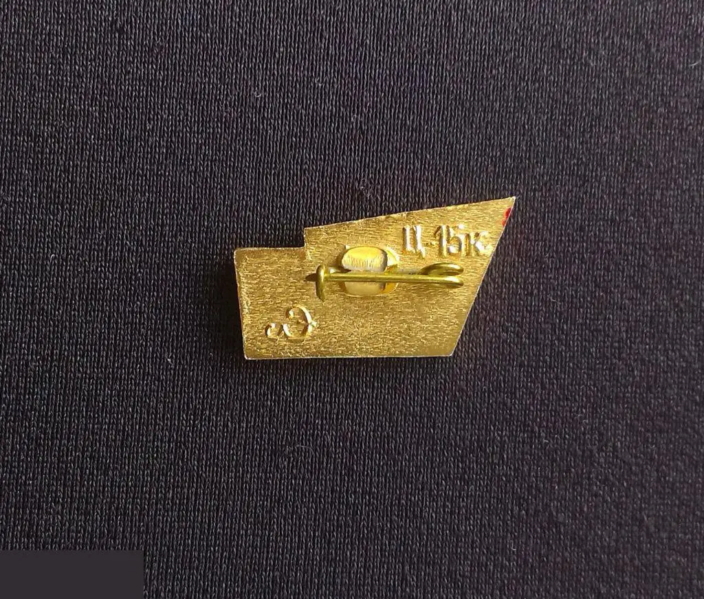 М ЗНАЧОК СССР ГОРОДА ЛЕНИНГРАД ПАМЯТНЫЕ МЕСТА РАЗЛИВ МУЗЕЙ ШАЛАШ ЛЕНИН 1