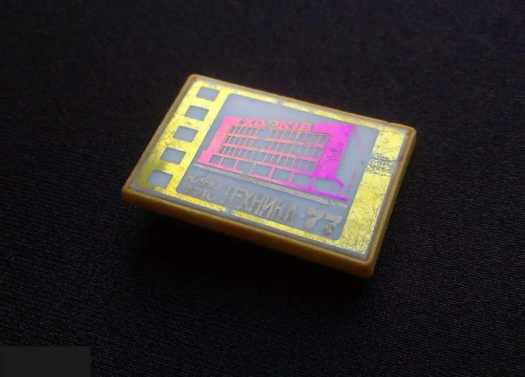 М ЗНАЧОК СССР УССР УКРАИНА ХАРЬКОВ КИНО ФОТО ТЕХНИКА 77 1977 ФОТОТЕХНИКА МАГАЗИН ВЫСТАВКА ЗЕРКАЛЬНЫЙ 3