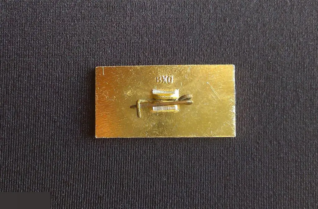 М ЗНАЧОК СССР РУДНИК МАЯК ТАЛНАХ НОРИЛЬСК БЕЛЫЙ ФОН 2