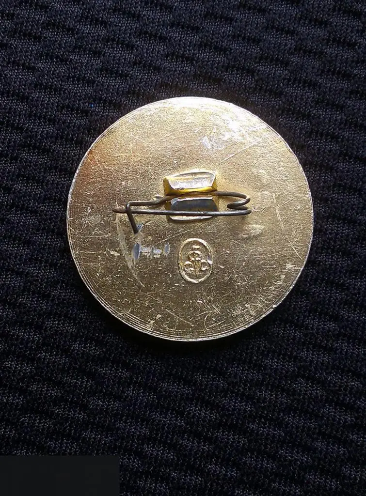 М ЗНАЧОК СССР ВСЕСОЮЗНЫЙ КОНКУРС ГОРОДОВ ЛЫЖНЯ ЗОВЕТ ГОРОД ЮЖНО-САХАЛИНСК 79 1979 1000 КМ КЛЕЙМО СФС 4