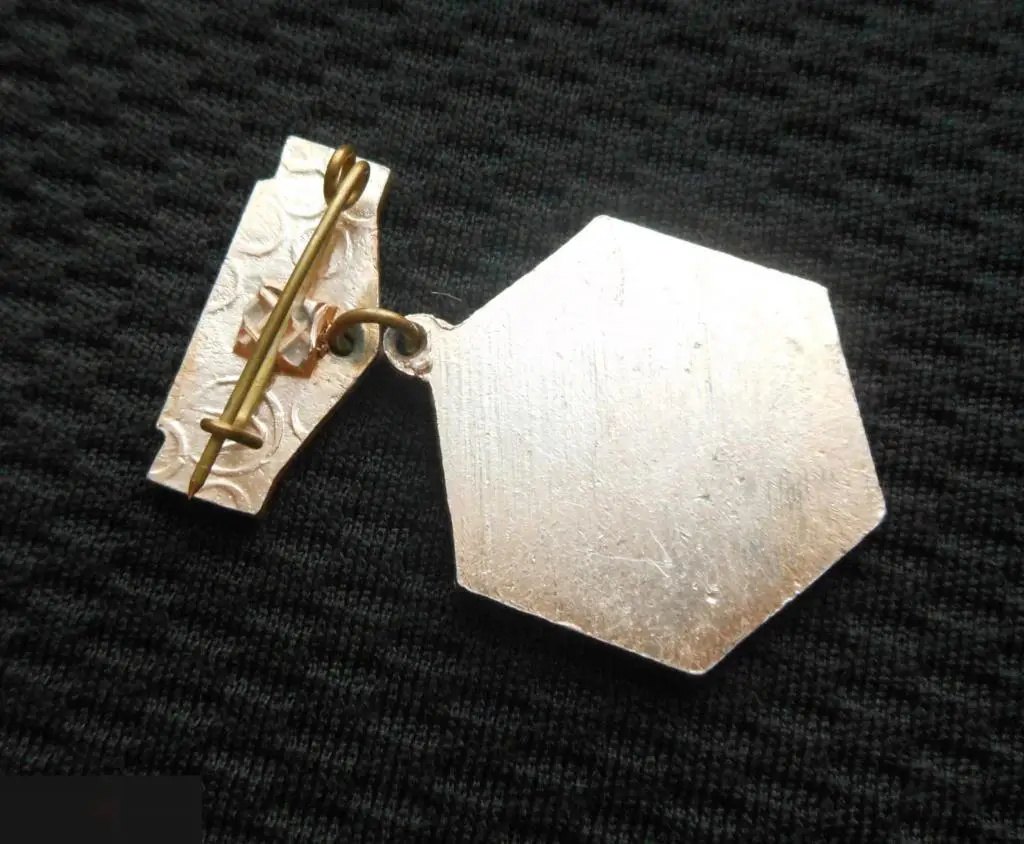 М ЗНАЧОК УССР МАШИНОСТРОЕНИЕ КРАМАТОРСК НКМЗ НОВОКРАМАТОРСКИЙ МАШИНОСТРОИТЕЛЬНЫЙ 4